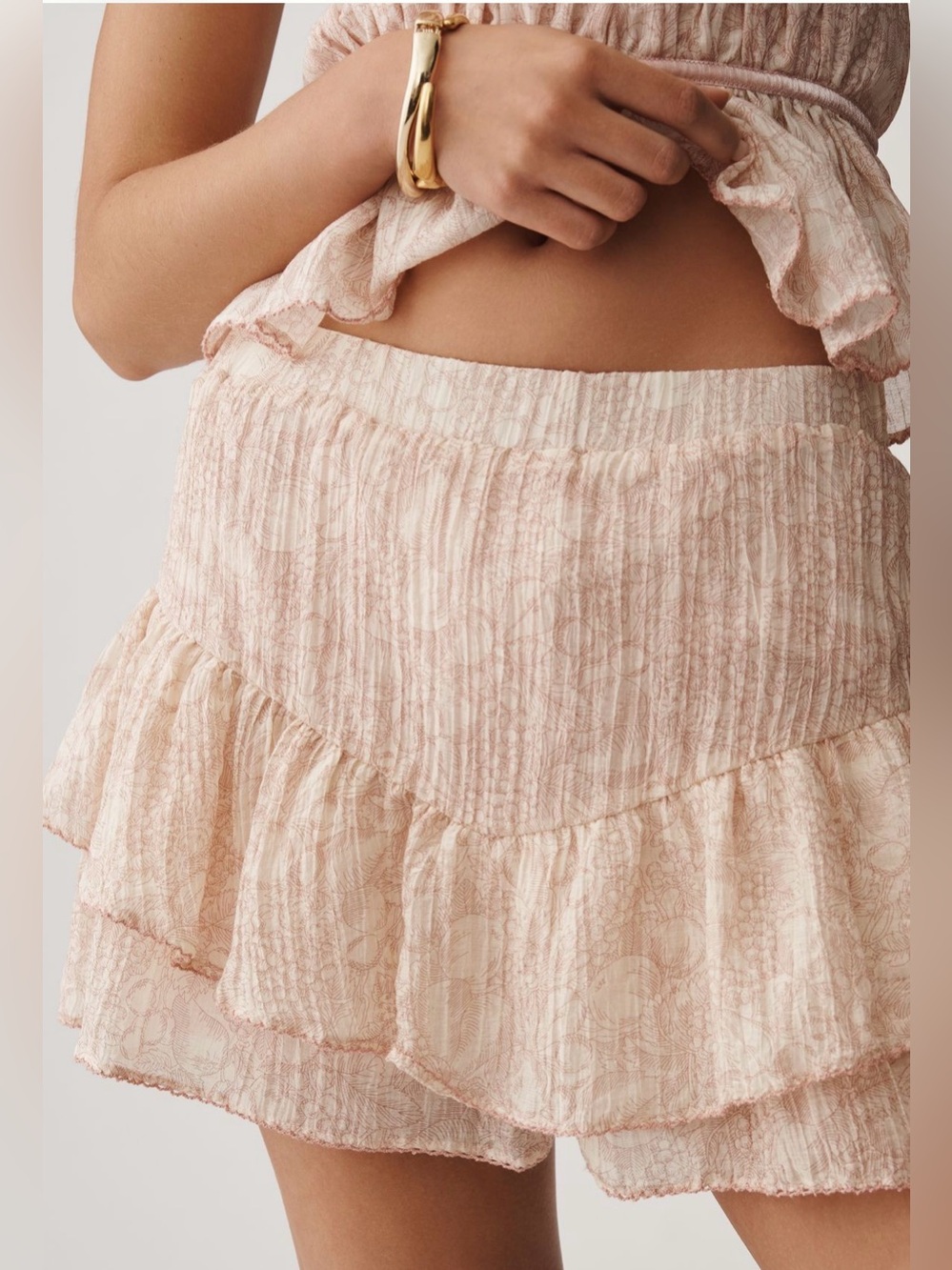 En Saison Geraldine Layered Ruffle Shorts - L